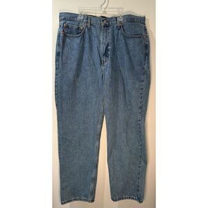 Levi’s 550 men’s medium wash jeans size 38X32. #42-1064